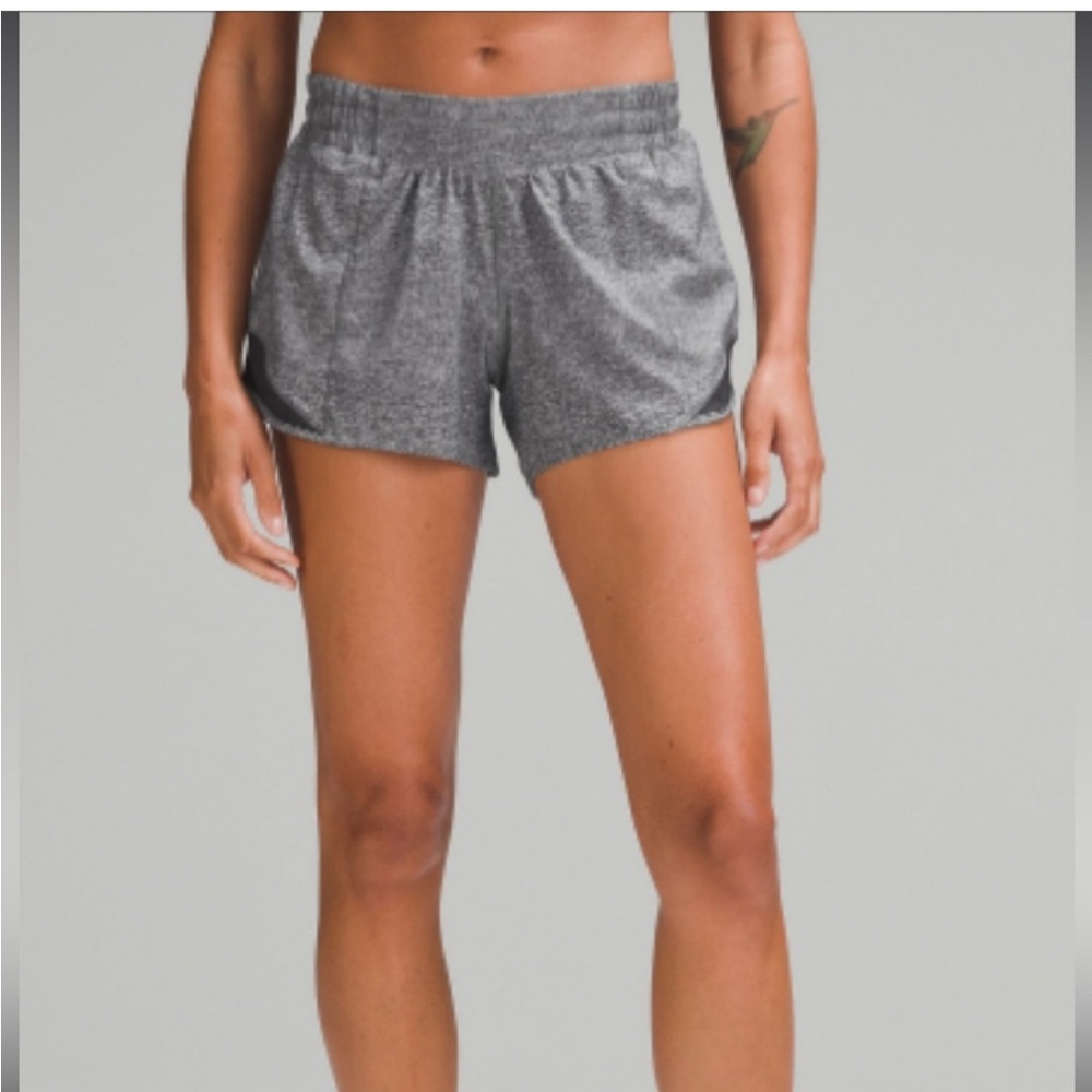 Lululemon Athletica low rise lined hotty hot shorts 2.5 in